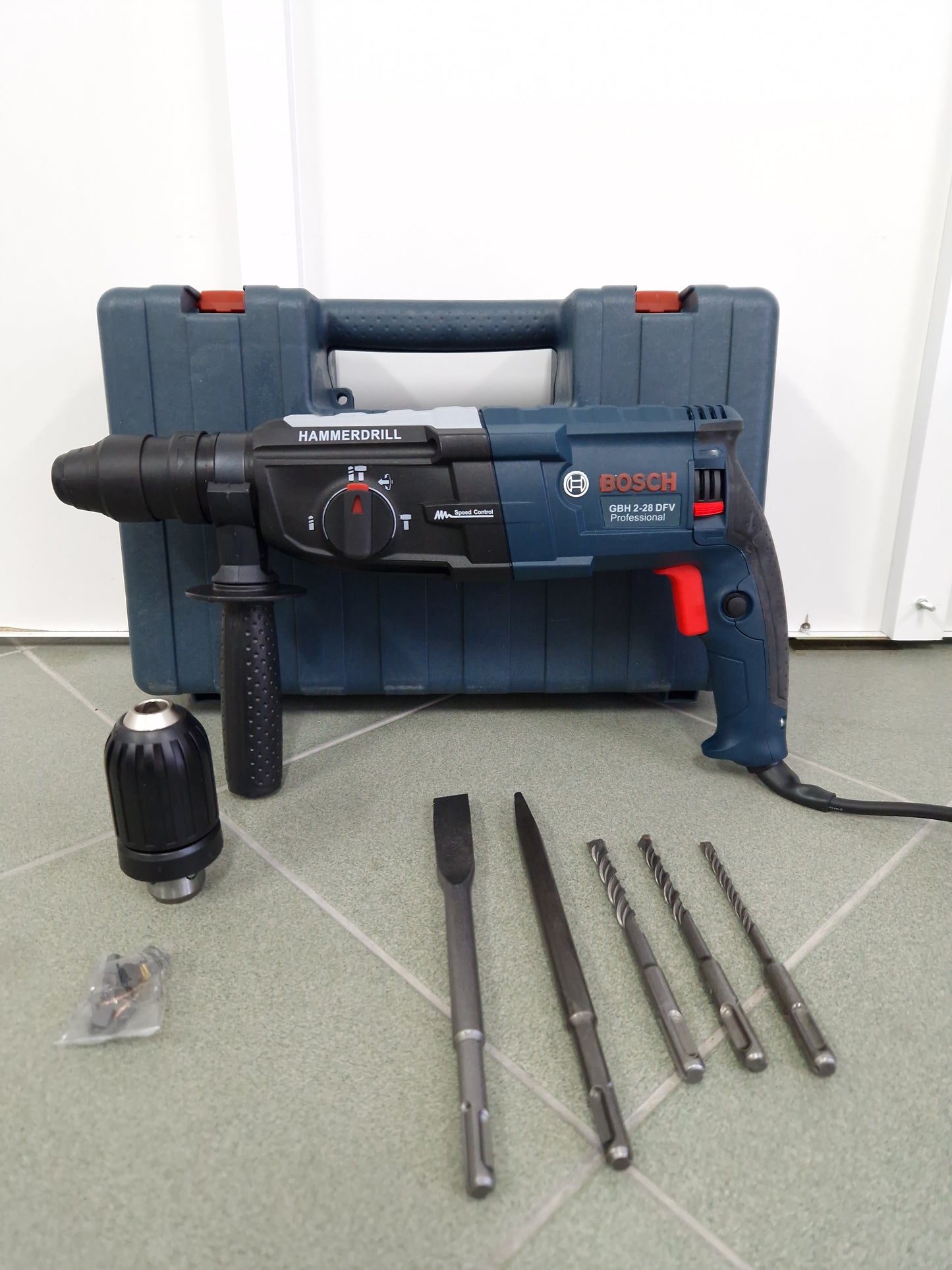 Перфоратор 2-28мм Bosch 1200W 3.7j