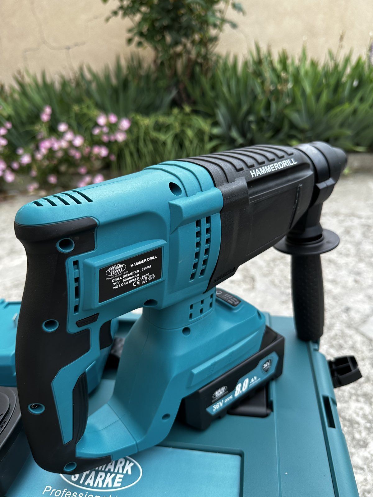 Безчетков Акумулаторен перфоратор VermarkStarke 36V 8Ah 1200W SDS-Plus с 2 батерии