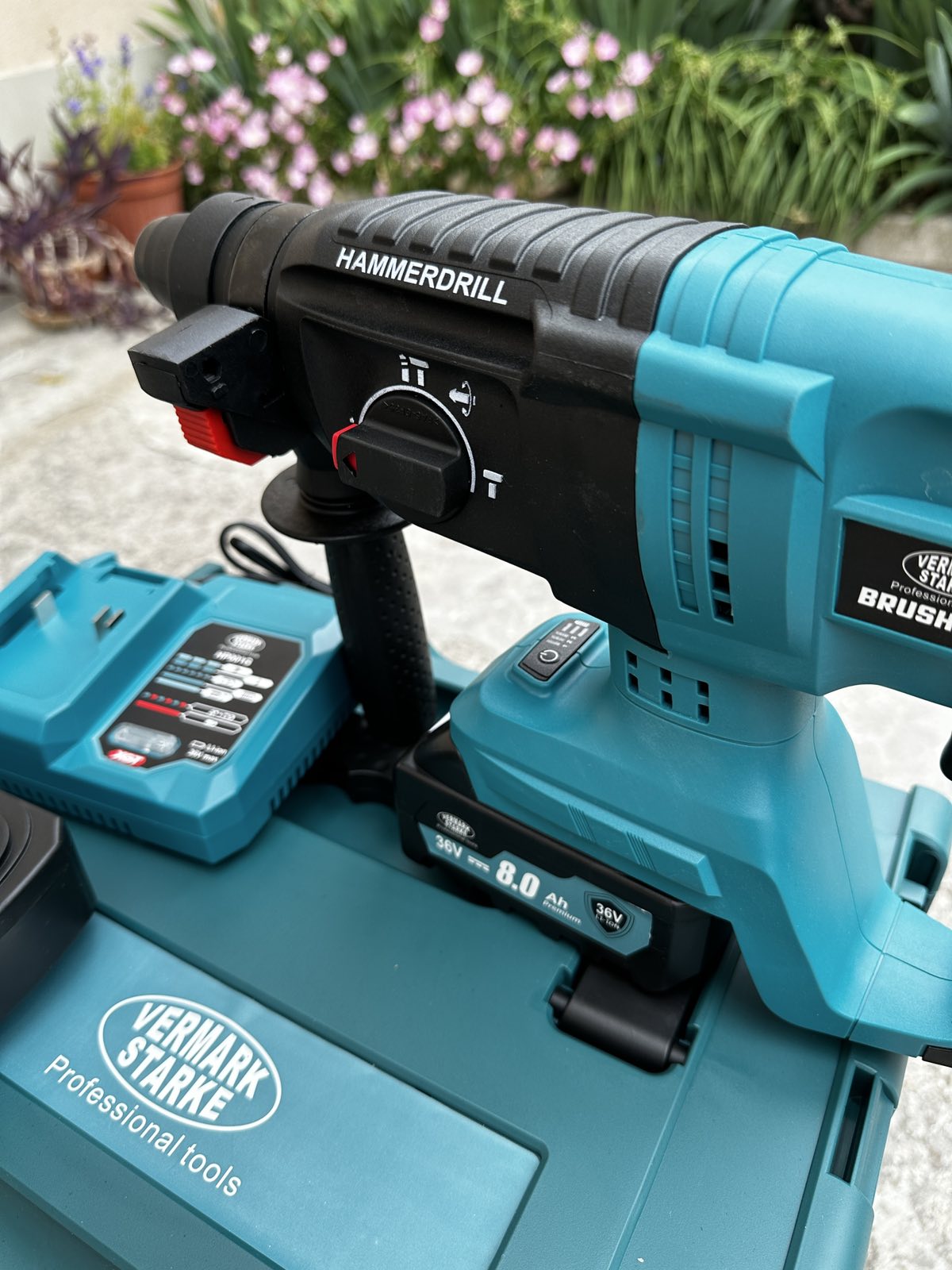 Безчетков Акумулаторен перфоратор VermarkStarke 36V 8Ah 1200W SDS-Plus с 2 батерии