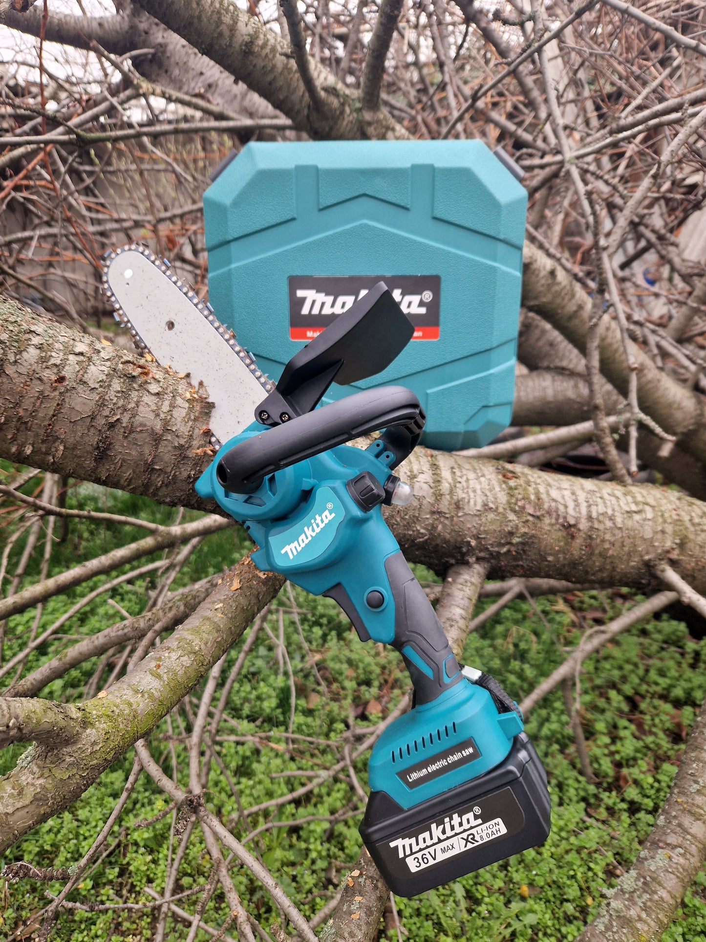 Акумулаторна Резачка Makita 24V 5Ah 25см шина + смазване на веригата